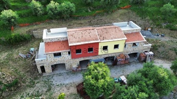 casa indipendente in vendita a Civezza