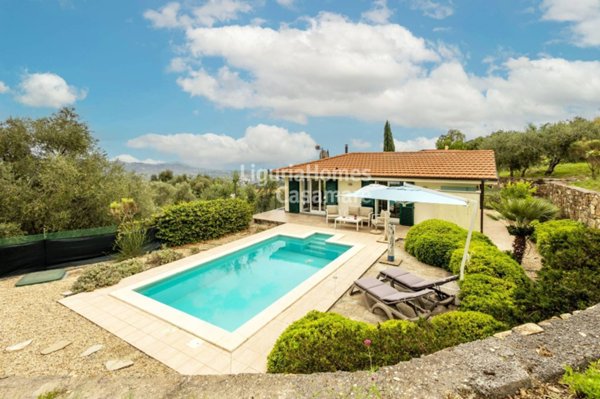 casa indipendente in vendita a Civezza
