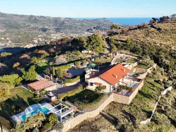 casa indipendente in vendita a Civezza