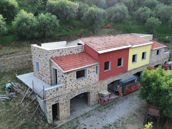 casa indipendente in vendita a Civezza