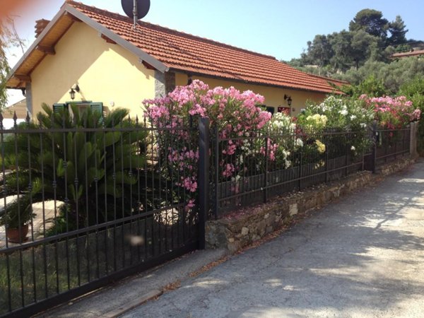 casa indipendente in vendita a Civezza