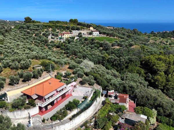 casa indipendente in vendita a Civezza