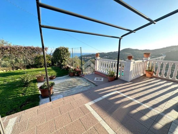 casa indipendente in vendita a Civezza