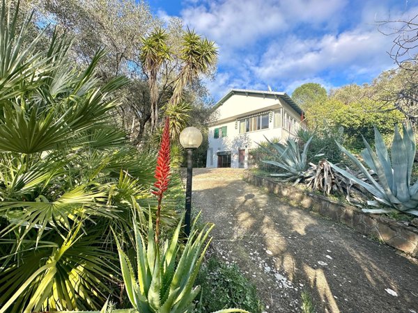 casa indipendente in vendita a Civezza