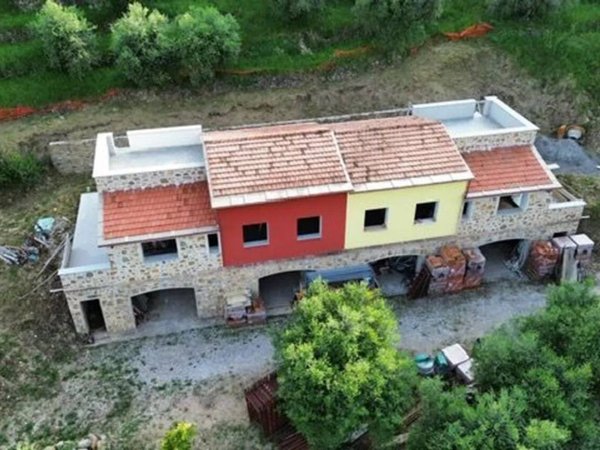 casa indipendente in vendita a Civezza