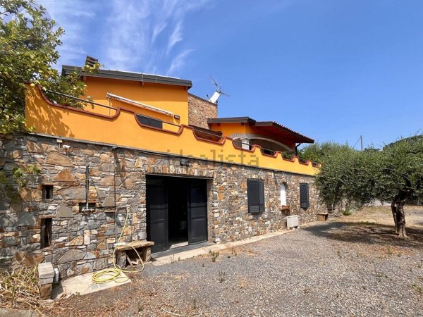 casa indipendente in vendita a Civezza