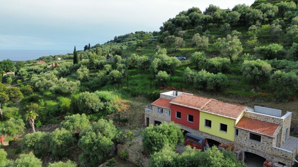 casa indipendente in vendita a Civezza