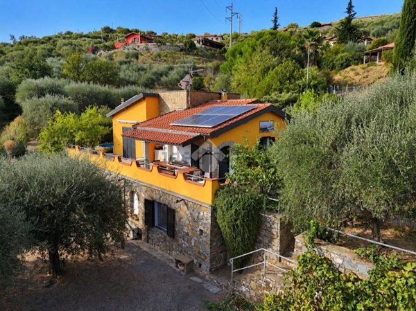 casa indipendente in vendita a Civezza