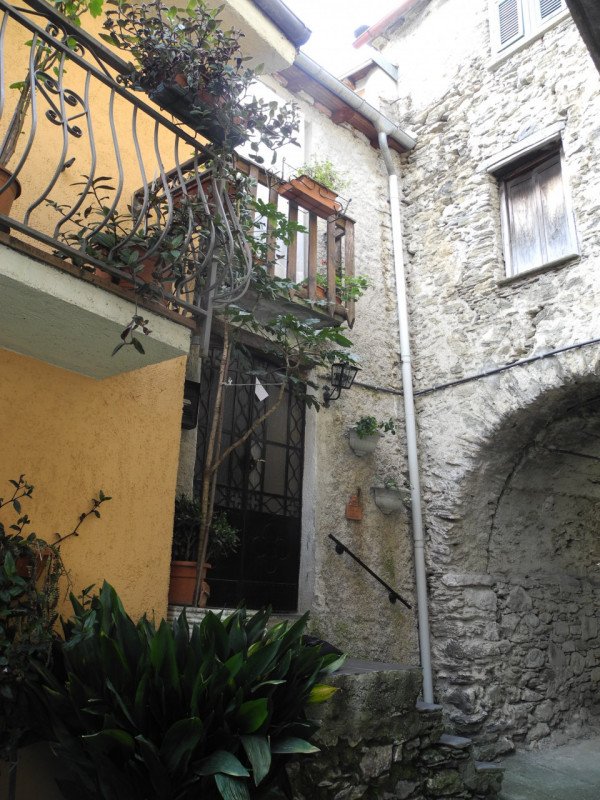 appartamento in vendita a Cosio d'Arroscia