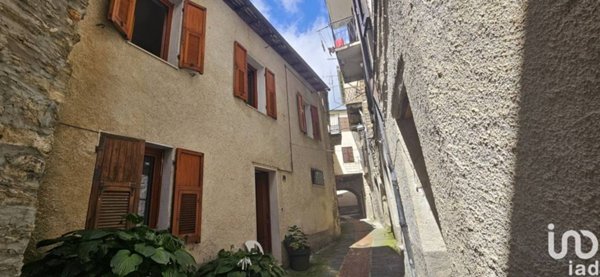 casa indipendente in vendita a Cosio d'Arroscia