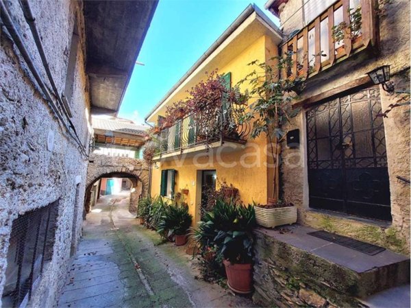 casa indipendente in vendita a Cosio d'Arroscia