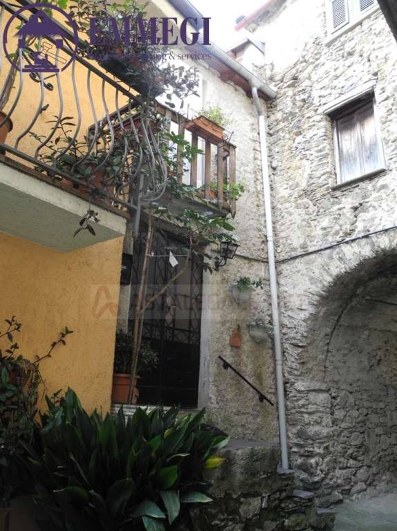 appartamento in vendita a Cosio d'Arroscia