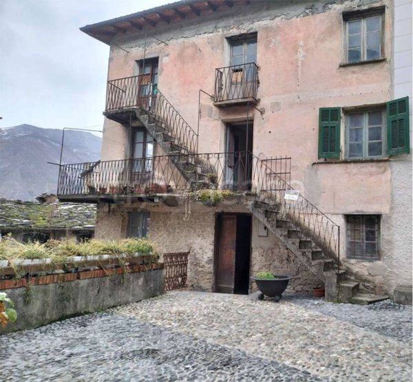 casa indipendente in vendita a Cosio d'Arroscia