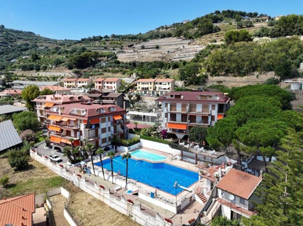 appartamento in vendita a Costarainera