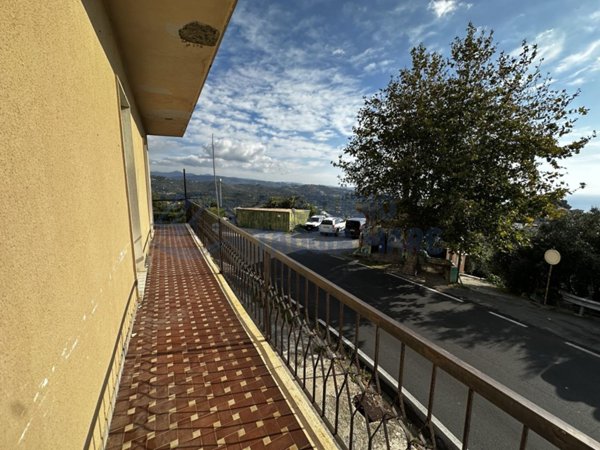 appartamento in vendita a Costarainera
