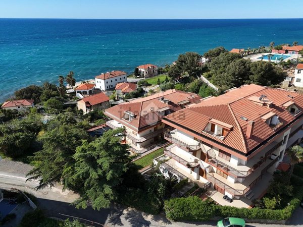 appartamento in vendita a Costarainera