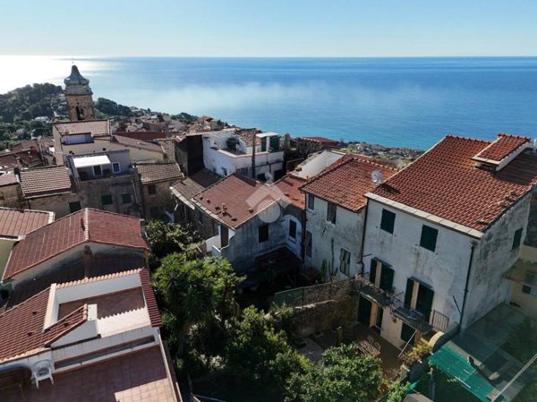 appartamento in vendita a Costarainera