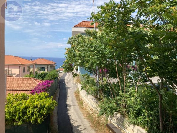 appartamento in vendita a Costarainera