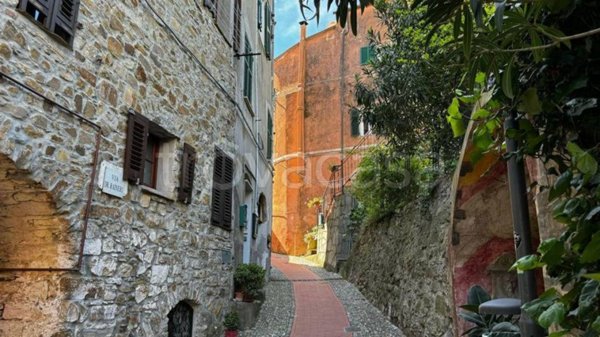 appartamento in vendita a Costarainera
