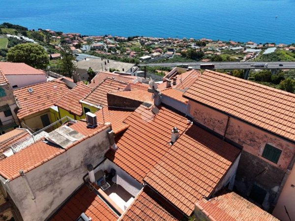 casa indipendente in vendita a Costarainera