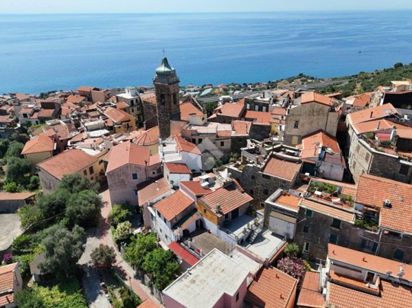 casa indipendente in vendita a Costarainera