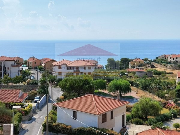 appartamento in vendita a Costarainera