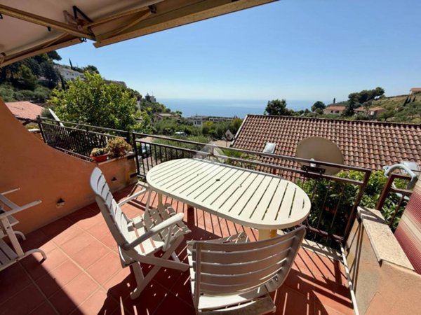 casa indipendente in vendita a Costarainera