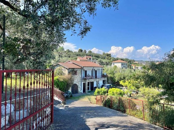 casa indipendente in vendita a Costarainera