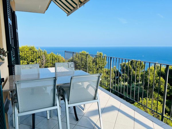 casa indipendente in vendita a Costarainera