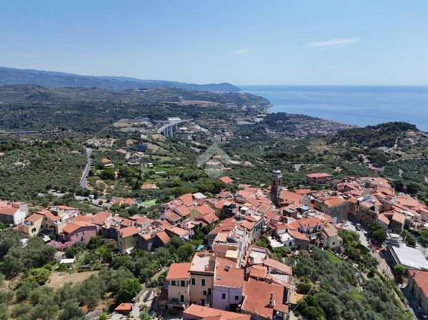 casa indipendente in vendita a Costarainera