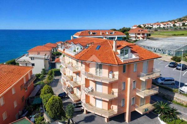 appartamento in vendita a Costarainera