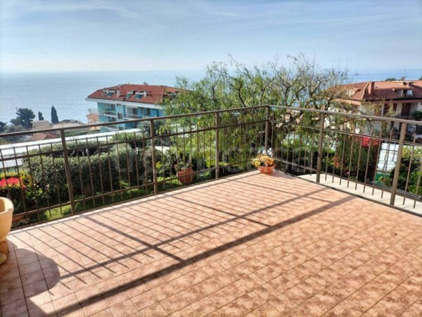 appartamento in vendita a Costarainera