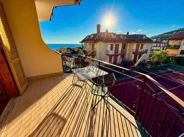 appartamento in vendita a Costarainera