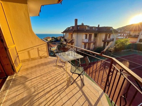 appartamento in vendita a Costarainera