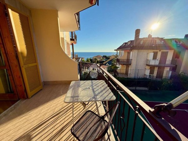 appartamento in vendita a Costarainera