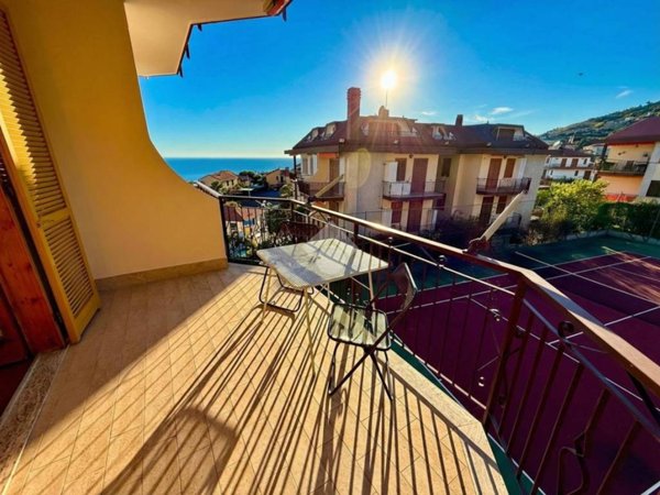 appartamento in vendita a Costarainera