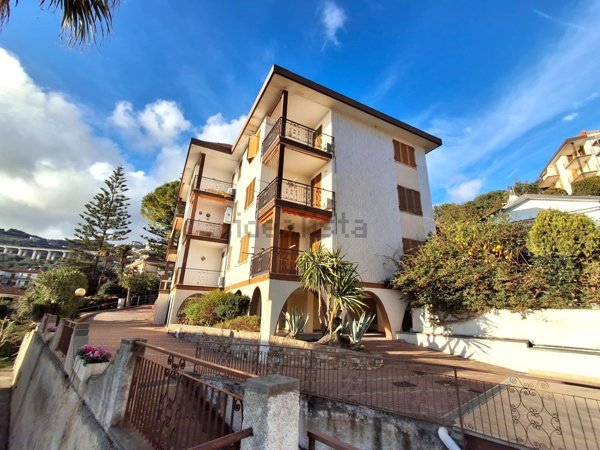 appartamento in vendita a Costarainera