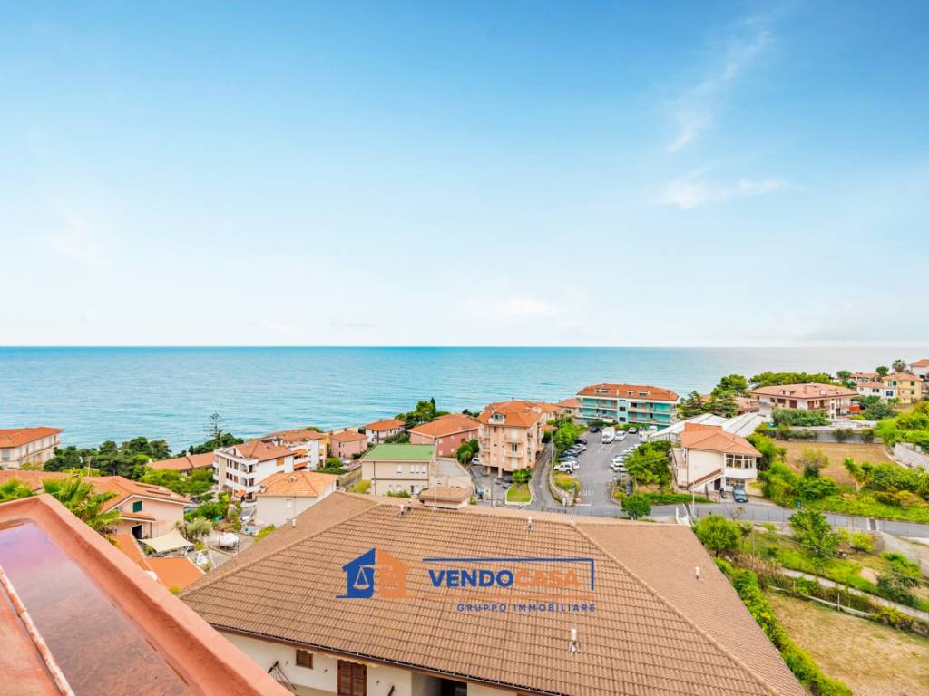 appartamento in vendita a Costarainera