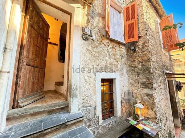 pentavano in vendita a Costarainera