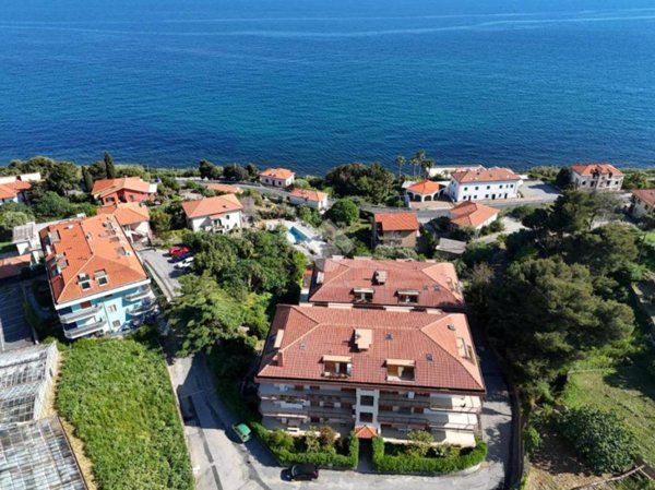 appartamento in vendita a Costarainera