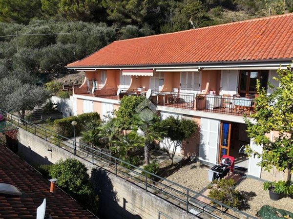 casa indipendente in vendita a Costarainera