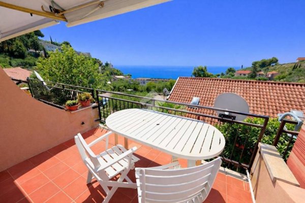 casa indipendente in vendita a Costarainera