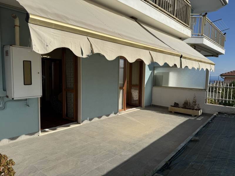 appartamento in vendita a Costarainera