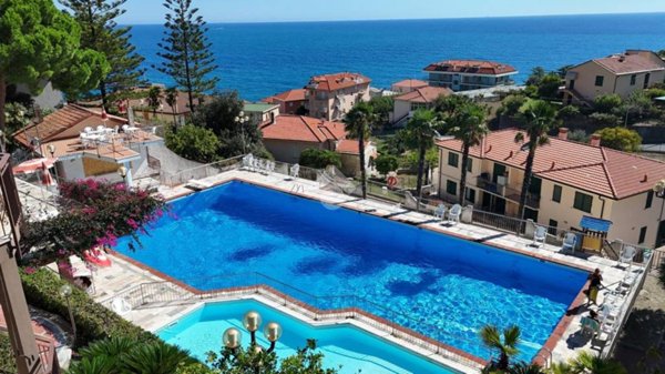 appartamento in vendita a Costarainera