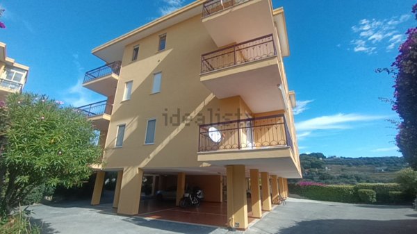 appartamento in vendita a Costarainera