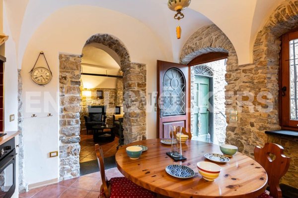 casa indipendente in vendita a Costarainera