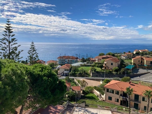 appartamento in vendita a Costarainera