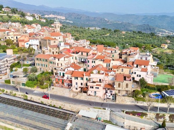 casa indipendente in vendita a Costarainera