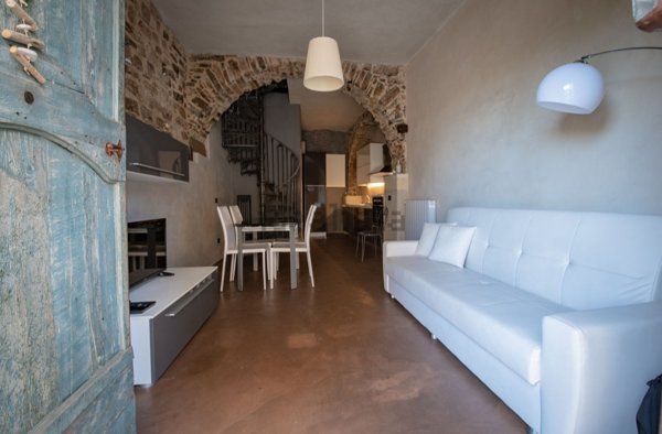 appartamento in vendita a Costarainera