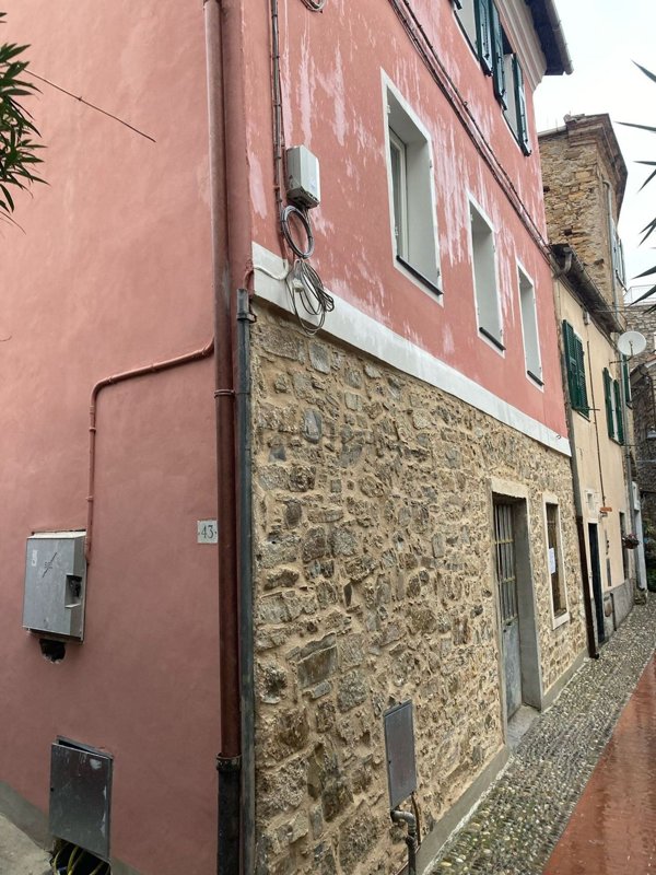 appartamento in vendita a Costarainera